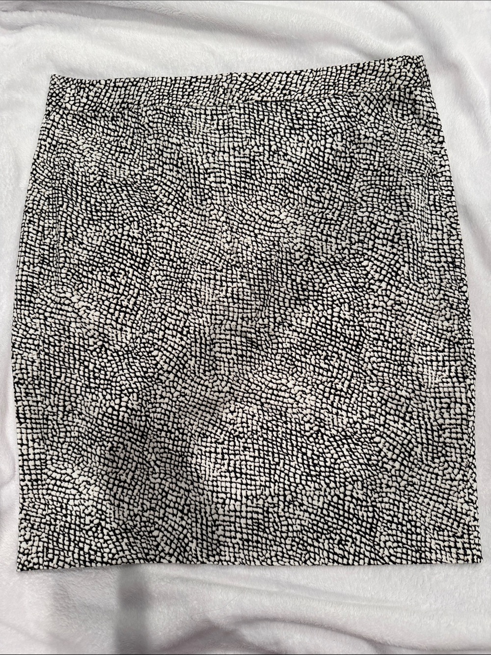 Banana Republic Black and White Textured Pencil Skirt